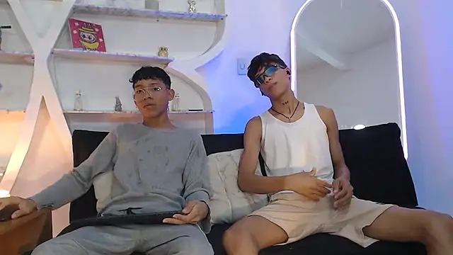 BEAUTY BOYS1 online show from 09-20-25, 07:13