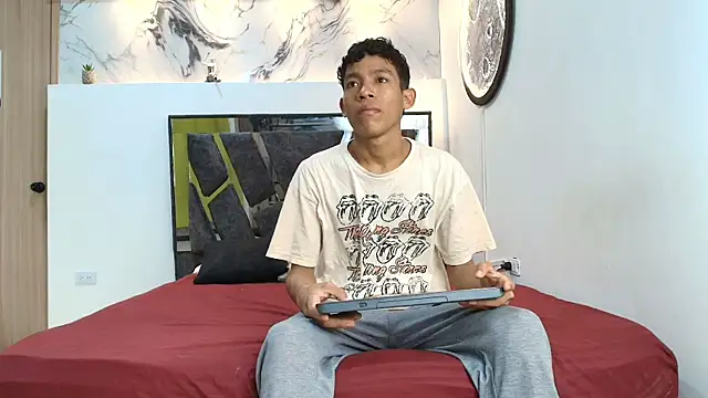 BEAUTY BOYS1 online show from 11-02-25, 07:24