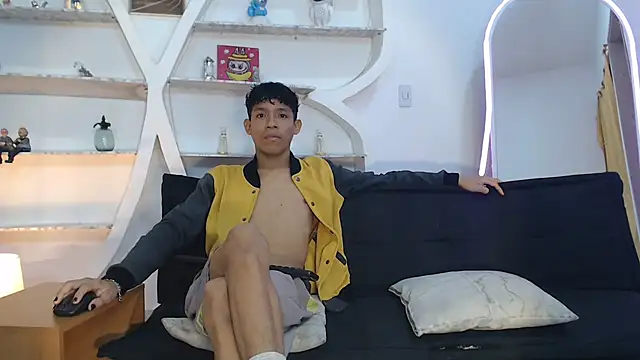BEAUTY BOYS1 online show from 10-10-25, 07:09