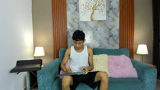 BEAUTY BOYS1 online show from 03-08-26, 02:20