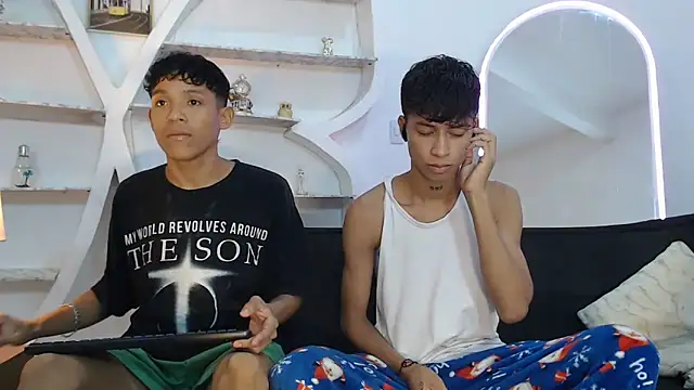 BEAUTY BOYS1 online show from 09-25-25, 07:14