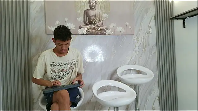 BEAUTY BOYS1 online show from 02-01-26, 07:39