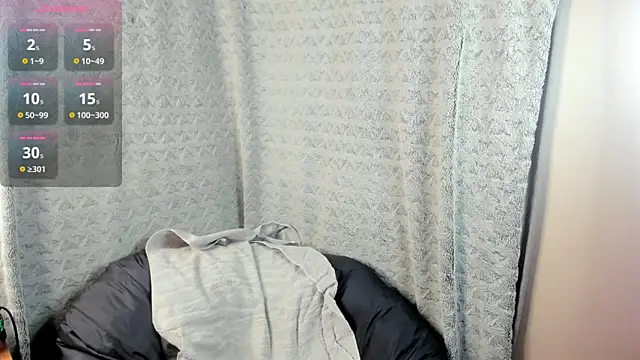 MiaLores online show from 12-17-25, 09:03