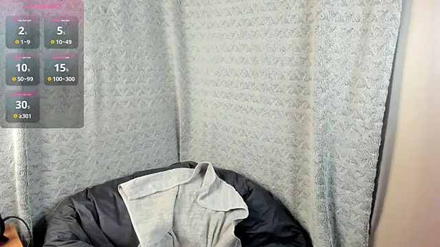 MiaLores online show from 12-23-25, 08:24