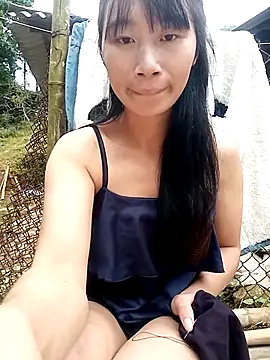 Snapshot of Mina-1234 chatting on 10-22-25, 01:38 Mina-1234 online show from 10-22-25, 01:38