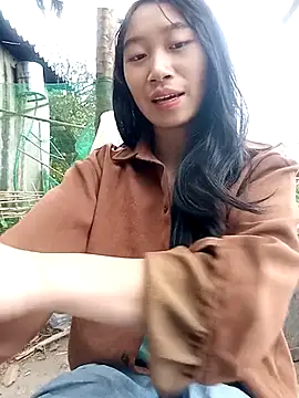 Snapshot of Mina-1234 chatting on 10-24-25, 04:33 Mina-1234 online show from 10-24-25, 04:33