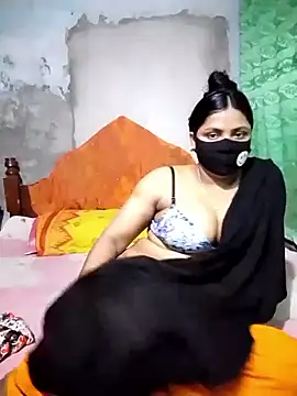 Snapshot of Mistompa24 chatting on 10-22-25, 05:29 Mistompa24 online show from 10-22-25, 05:29