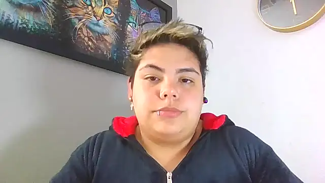 Snapshot of Hailey_Curvy chatting on 10-12-25, 03:46 Hailey Curvy online show from 10-12-25, 03:46
