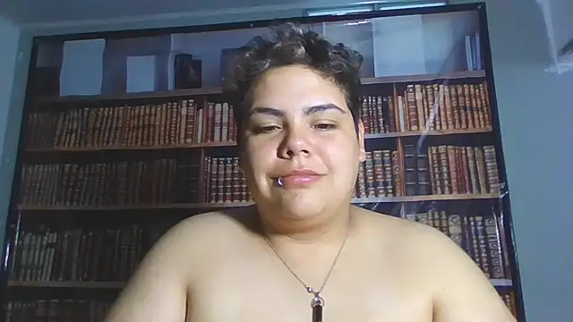 Snapshot of Hailey_Curvy chatting on 10-08-25, 11:23 Hailey Curvy online show from 10-08-25, 11:23