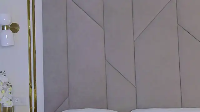 Touch me online show from 10-05-25, 04:31