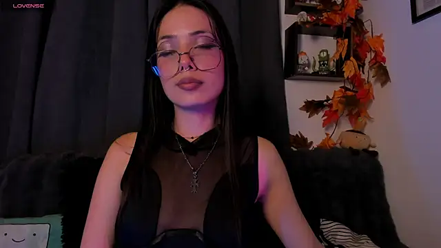 Seraphine hell online show from 03-27-26, 06:11