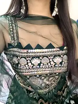 Snapshot of Cute_merry01 chatting on 02-15-26, 03:40 Cute merry01 online show from 02-15-26, 03:40