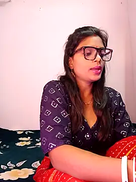 Snapshot of Mohini_Josh069 chatting on 09-22-25, 10:49 Mohini Josh069 online show from 09-22-25, 10:49