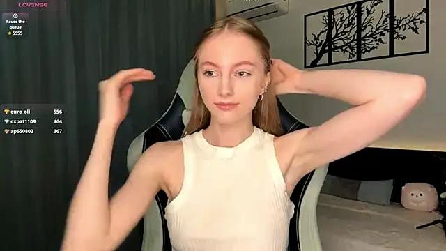 BrightAnnie online show from 11-23-25, 04:06