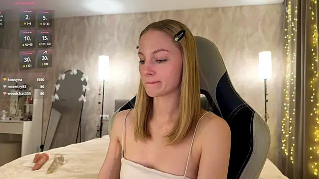 Snapshot of BrightAnnie chatting on 02-12-26, 02:50 BrightAnnie online show from 02-12-26, 02:50