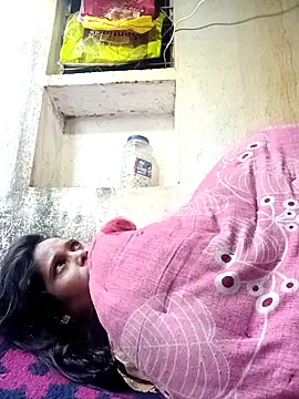 cute diya 12 online show from 12-20-25, 03:09