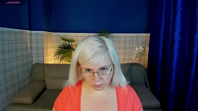 Hella Fabel online show from 11-23-25, 01:04