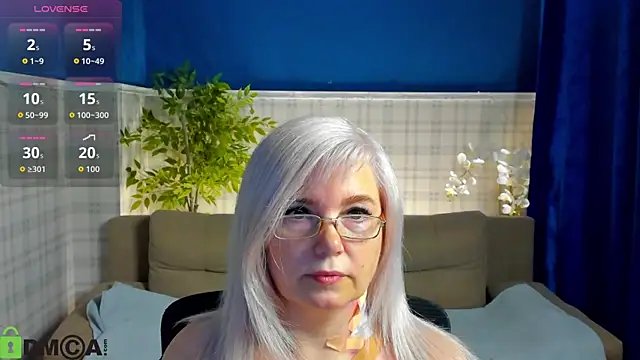Hella Fabel online show from 05-07-26, 01:10
