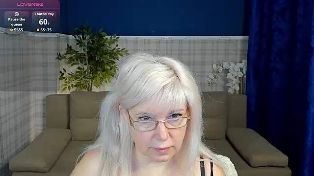 Hella Fabel online show from 05-27-26, 01:04