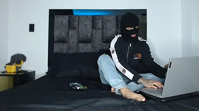 Snapshot of cash_masters777 chatting on 10-15-25, 09:56 cash masters777 online show from 10-15-25, 09:56