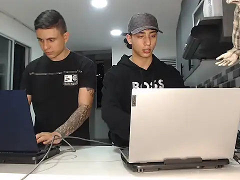 Snapshot of cash_masters777 chatting on 10-17-25, 02:26 cash masters777 online show from 10-17-25, 02:26