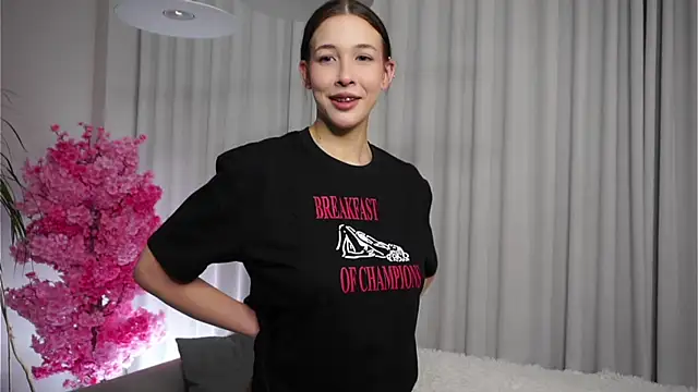 EviaRabasca online show from 09-18-25, 11:35