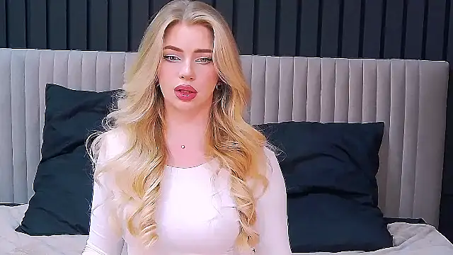 MilanaCeleste online show from 11-18-25, 06:11