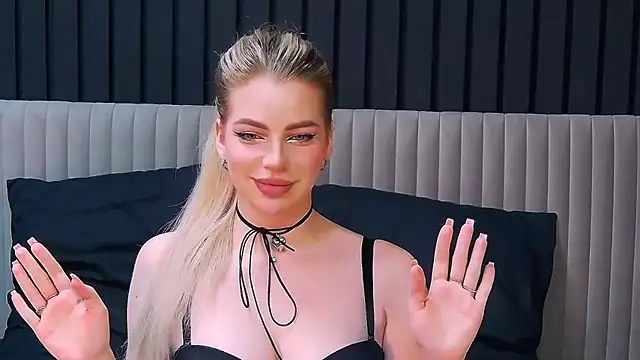 MilanaCeleste online show from 11-12-25, 10:35