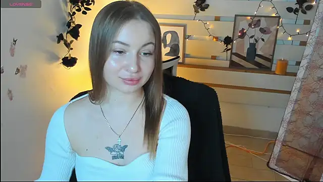 Snapshot of Rose_se chatting on 10-25-25, 06:12 Rose se online show from 10-25-25, 06:12