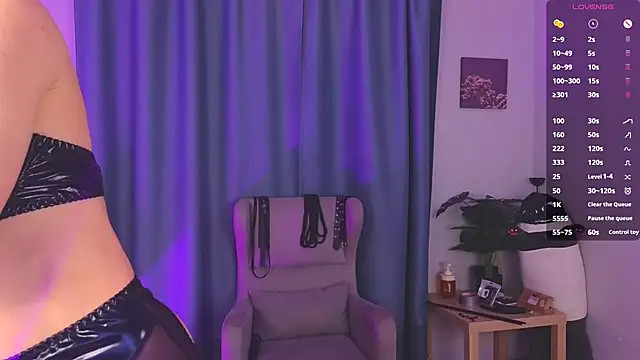 laracroftmansion online show from 12-18-25, 07:07