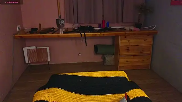 laracroftmansion online show from 05-26-26, 04:27