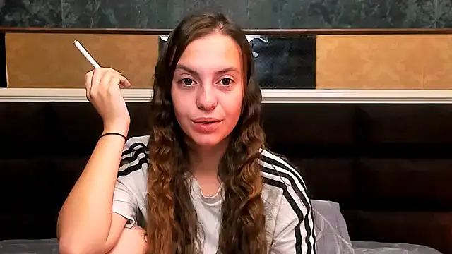 Snapshot of MillieTinny chatting on 10-18-25, 03:08 MillieTinny online show from 10-18-25, 03:08