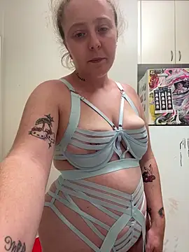 Snapshot of spankmykittyhehe chatting on 09-30-25, 12:44 spankmykittyhehe online show from 09-30-25, 12:44