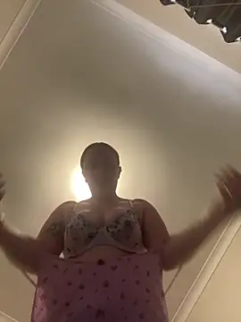 Snapshot of spankmykittyhehe chatting on 10-05-25, 05:31 spankmykittyhehe online show from 10-05-25, 05:31