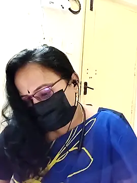 Snapshot of Ananya_flower chatting on 11-17-25, 11:14 Ananya flower online show from 11-17-25, 11:14