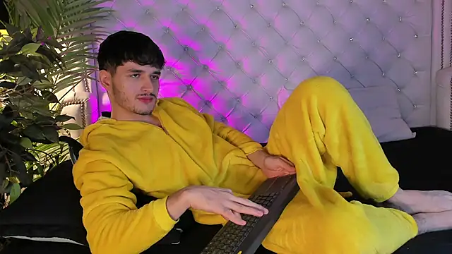 LiamMuller online show from 12-03-25, 12:26