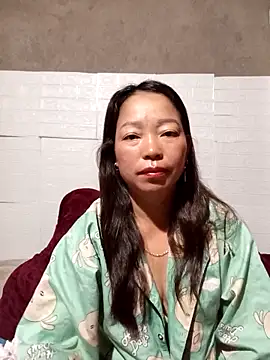 Snapshot of _Helala_ chatting on 10-14-25, 10:53 Helala online show from 10-14-25, 10:53