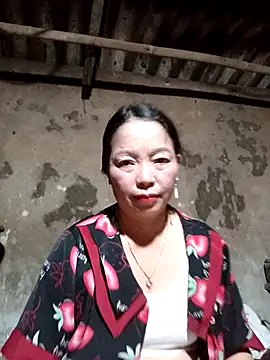 Snapshot of _Helala_ chatting on 10-18-25, 01:35 Helala online show from 10-18-25, 01:35