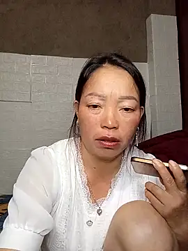 Snapshot of _Helala_ chatting on 10-05-25, 02:52 Helala online show from 10-05-25, 02:52