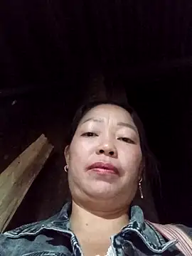 Snapshot of _Helala_ chatting on 10-15-25, 12:35 Helala online show from 10-15-25, 12:35