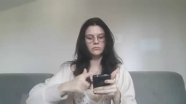 LaVostraDorothy online show from 11-13-25, 10:19