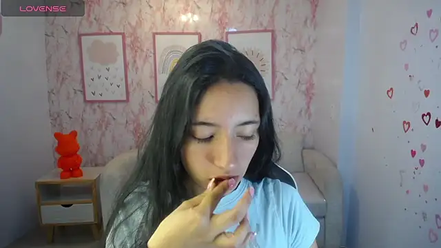 Snapshot of Kylie_ch1 chatting on 09-13-25, 11:32 Kylie ch1 online show from 09-13-25, 11:32