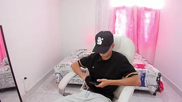 Aron Boyy online show from 09-23-25, 07:43