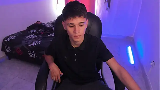 Aron Boyy online show from 12-02-25, 07:37