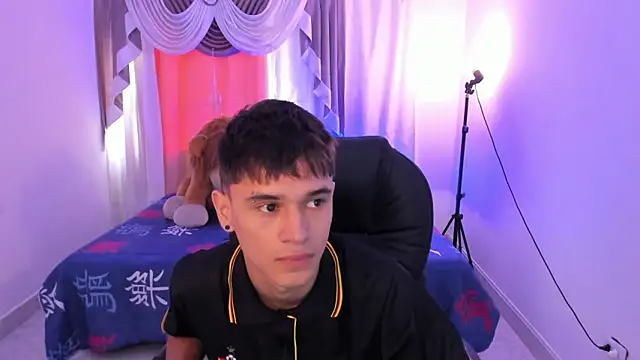 Aron Boyy online show from 04-08-26, 08:21