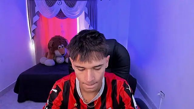 Aron Boyy online show from 02-10-26, 07:24