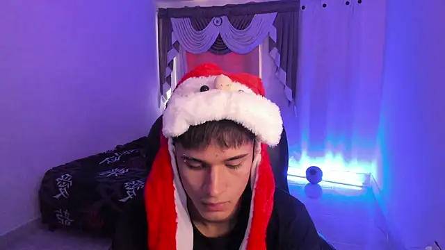 Aron Boyy online show from 12-16-25, 08:13