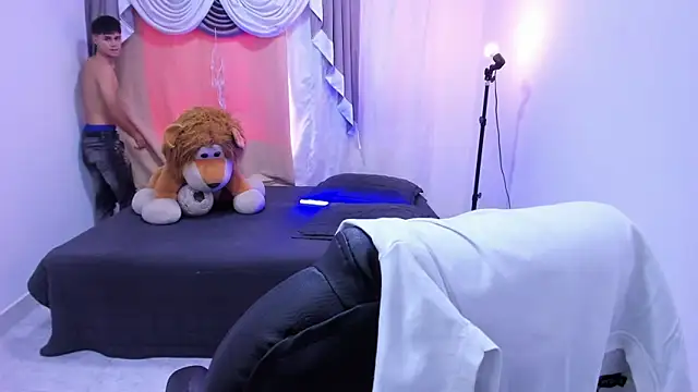 Aron Boyy online show from 03-25-26, 07:57