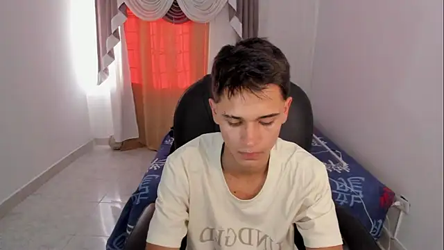 Aron Boyy online show from 11-21-25, 09:47