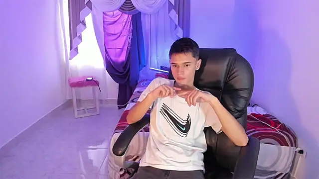 Aron Boyy online show from 09-15-25, 08:42